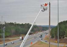 ट्रक माउंटेड टेलीस्कोपिक बूम लिफ्ट Altec ALB37PE