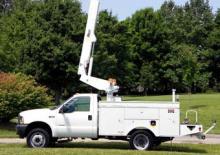 ट्रक माउंटेड टेलीस्कोपिक बूम लिफ्ट Altec AT30G 