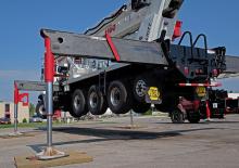 ट्रक माउंटेड टेलीस्कोपिक बूम लिफ्ट Elliott Equipment E160 E-Line