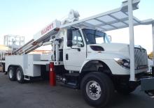 ट्रक माउंटेड टेलीस्कोपिक बूम लिफ्ट Elliott Equipment I85F HiReach