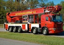 ट्रक माउंटेड टेलीस्कोपिक बूम लिफ्ट Bronto Skylift S 54 XDT