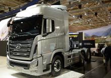 ट्रक ट्रैक्टर - ट्रैक्टर यूनिट Hyundai Commercial Vehicles P520.64 D6CB41