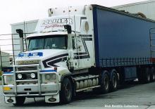 ट्रक ट्रैक्टर - ट्रैक्टर यूनिट Mack TRIDENT Day Cab MP8 6x4