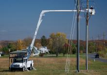 ट्रेलर माउंटेड आर्टिकुलेटिंग बूम लिफ्ट Altec AA67E