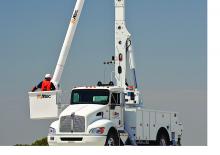 ट्रेलर माउंटेड आर्टिकुलेटिंग बूम लिफ्ट Altec AN46-OC