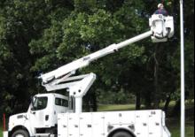 ट्रेलर माउंटेड आर्टिकुलेटिंग बूम लिफ्ट Altec TA40