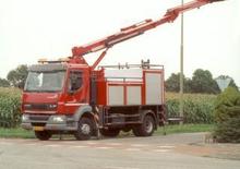 ट्रेलर माउंटेड आर्टिकुलेटिंग बूम लिफ्ट Custers Taurus 200-18