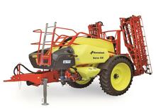 ट्रेल्ड फील्ड स्प्रेयर Kverneland Ikarus S38