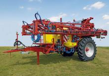 ट्रेल्ड फील्ड स्प्रेयर Beyne PLK 3500/28