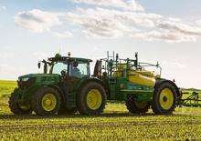 ट्रेल्ड फील्ड स्प्रेयर John Deere R952i