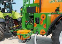 ट्रेल्ड फील्ड स्प्रेयर Amazone UG 3000 Super (18) 