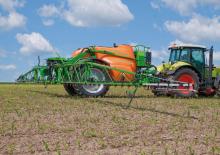 ट्रेल्ड फील्ड स्प्रेयर Amazone UX 4200 Super (36)