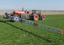 ट्रेल्ड फील्ड स्प्रेयर Kubota XTS4-4.600l 