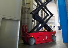 व्हील्ड सिज़र लिफ्ट Manitou 100 SEC