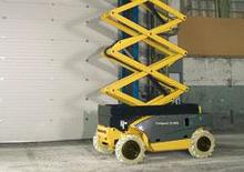 व्हील्ड सिज़र लिफ्ट Haulotte Compact 12 RTE