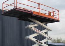 व्हील्ड सिज़र लिफ्ट Holland-Lift HL-160 D24 4WD/P/N