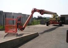 व्हील्ड टेलीस्कोपिक बूम लिफ्ट JLG 120 HX