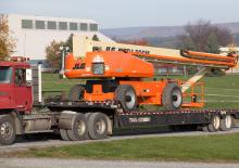व्हील्ड टेलीस्कोपिक बूम लिफ्ट JLG 1500SJ