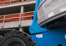 व्हील्ड टेलीस्कोपिक बूम लिफ्ट Genie S-80