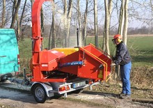 वुड चिपर Dücker HM 200