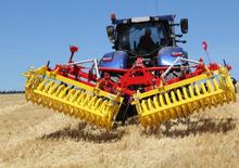 कल्टीवेटर Pöttinger Synkro 4020 K