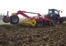 कल्टीवेटर Pöttinger Synkro 5030 T